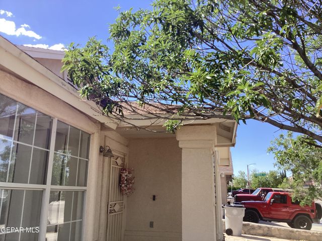 12472 SOMBRA FUERTE Drive, El Paso, TX 79938