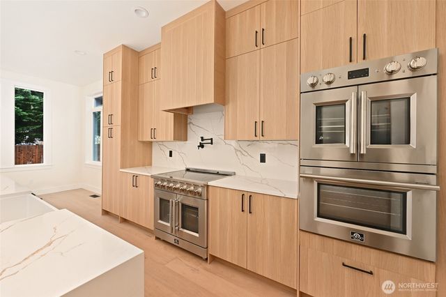 17526 Fremont Avenue N, Shoreline, WA 98133