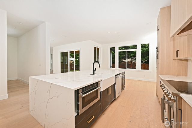 17526 Fremont Avenue N, Shoreline, WA 98133