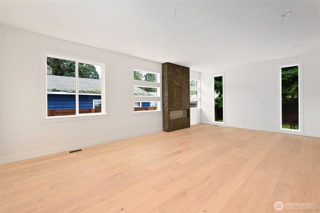 17526 Fremont Avenue N, Shoreline, WA 98133