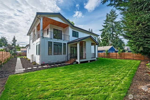 17526 Fremont Avenue N, Shoreline, WA 98133