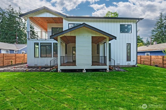 17526 Fremont Avenue N, Shoreline, WA 98133