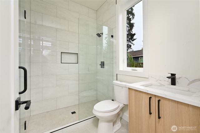 17526 Fremont Avenue N, Shoreline, WA 98133