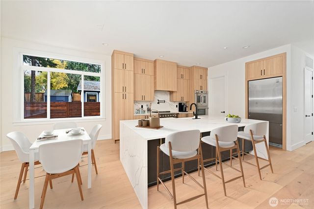 17526 Fremont Avenue N, Shoreline, WA 98133