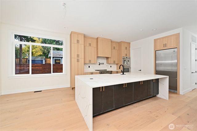 17526 Fremont Avenue N, Shoreline, WA 98133