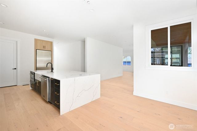 17526 Fremont Avenue N, Shoreline, WA 98133