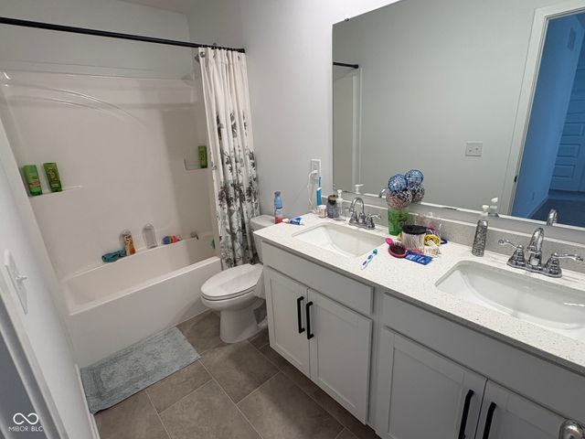 15729 Winnower Drive, Noblesville, IN 46060