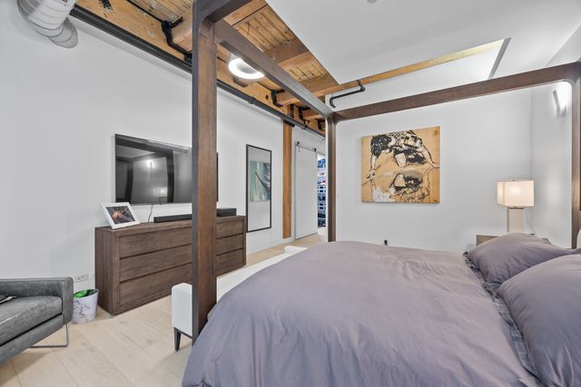223 W LAKE Street 3N, Chicago, IL 60606