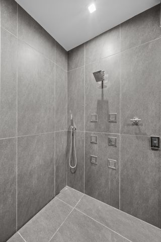 223 W LAKE Street 3N, Chicago, IL 60606