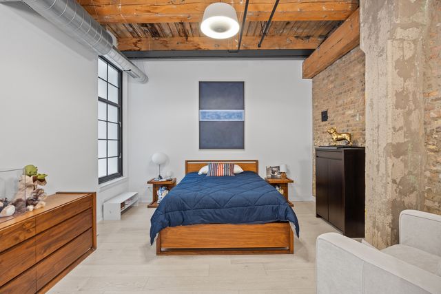 223 W LAKE Street 3N, Chicago, IL 60606