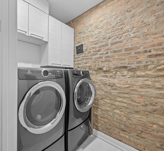 223 W LAKE Street 3N, Chicago, IL 60606