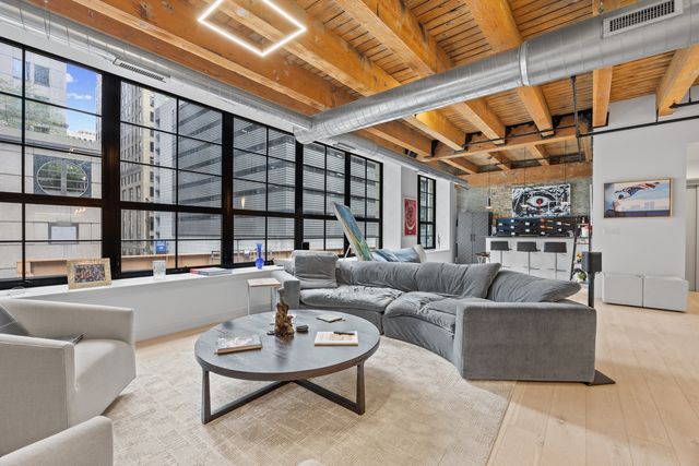 223 W LAKE Street 3N, Chicago, IL 60606