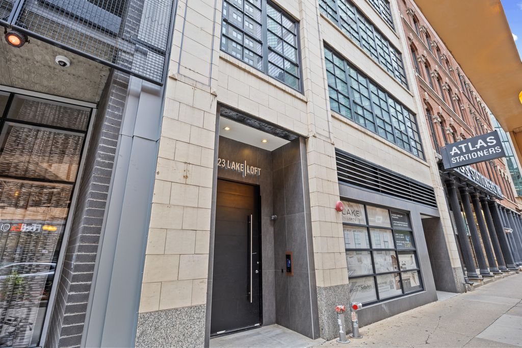 223 W LAKE Street 3N, Chicago, IL 60606