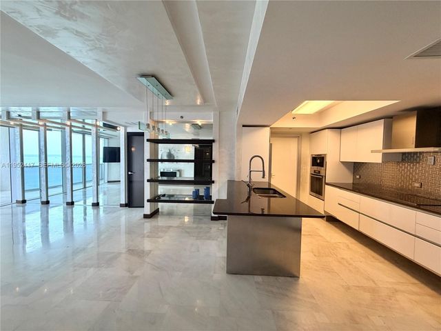 17201 Collins Ave+den 1403 1403, Sunny Isles Beach, FL 33160