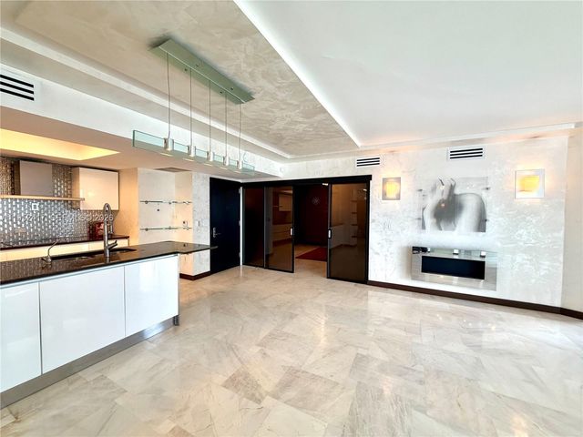 17201 Collins Ave+den 1403 1403, Sunny Isles Beach, FL 33160