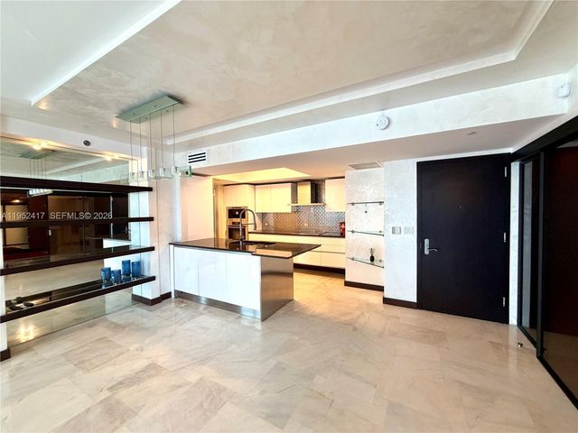 17201 Collins Ave+den 1403 1403, Sunny Isles Beach, FL 33160