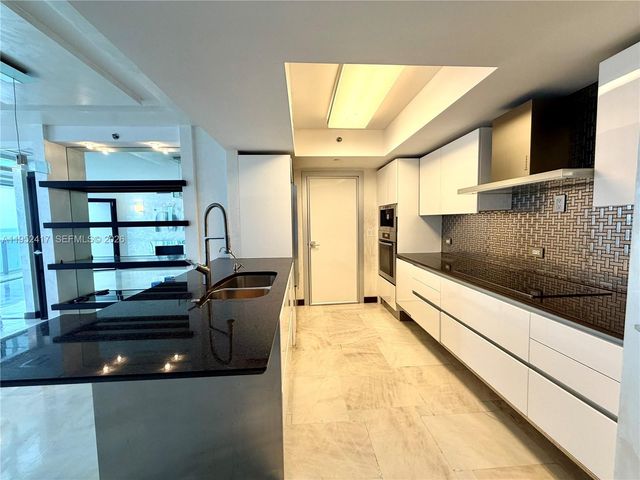 17201 Collins Ave+den 1403 1403, Sunny Isles Beach, FL 33160