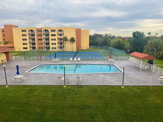 7000 NW 186th Street 4-325, Hialeah, FL 33015