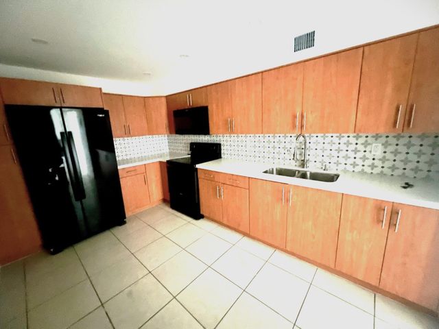7000 NW 186th Street 4-325, Hialeah, FL 33015