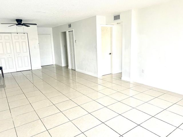 7000 NW 186th Street 4-325, Hialeah, FL 33015