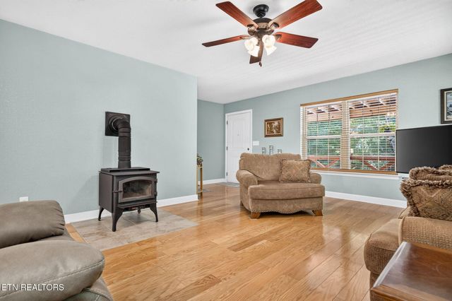 1007 Parkstown Ext, Wilder, TN 38589