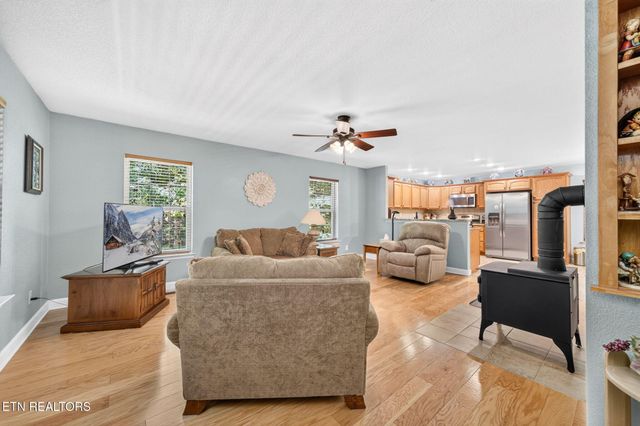 1007 Parkstown Ext, Wilder, TN 38589