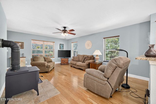 1007 Parkstown Ext, Wilder, TN 38589