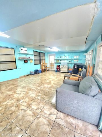 5330 NW 182nd St, Miami Gardens, FL 33055