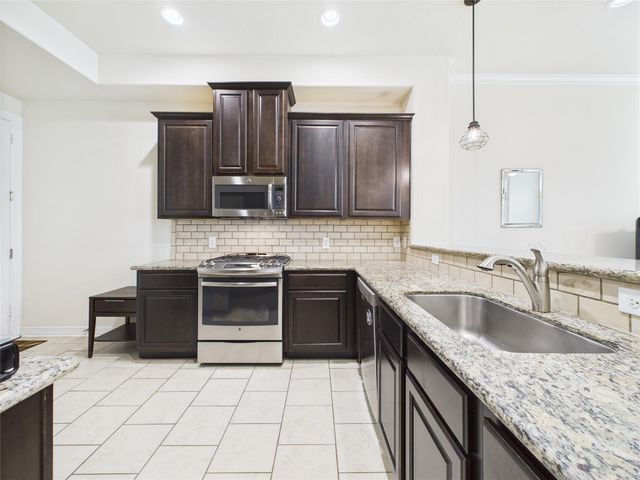 22 Tassia Lane, Pasadena, TX 77058