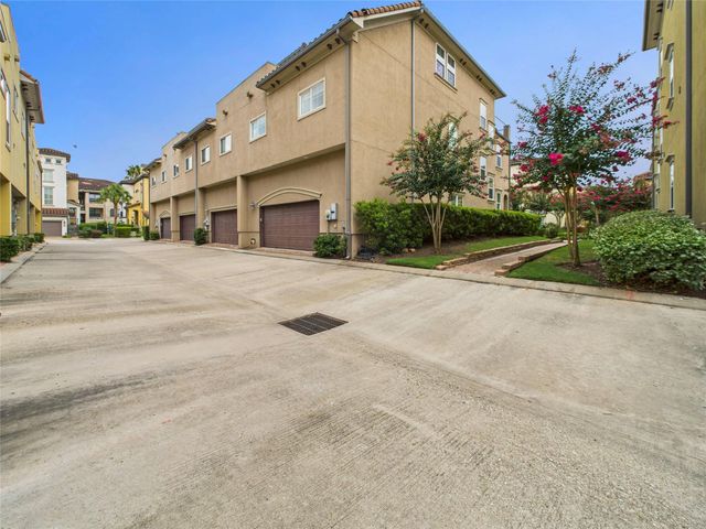 22 Tassia Lane, Pasadena, TX 77058