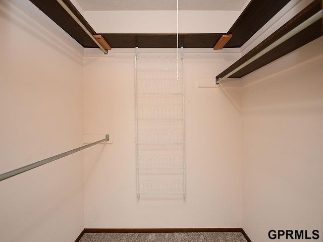 832 N 122 Court, Omaha, NE 68154