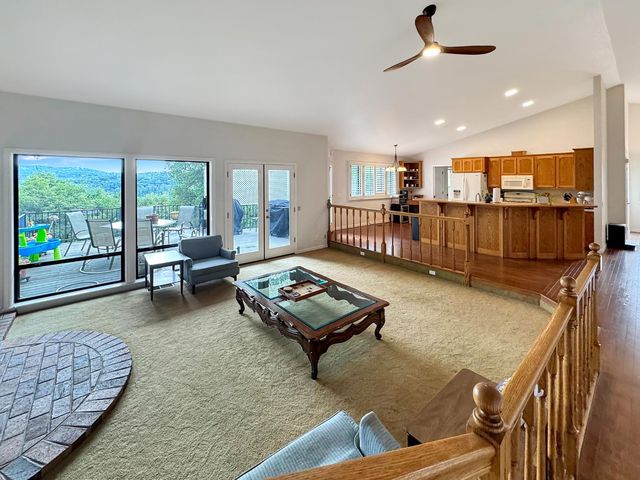 18566 Song Sparrow Ct, Penn Valley, CA 95946