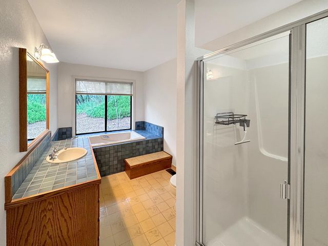 18566 Song Sparrow Ct, Penn Valley, CA 95946