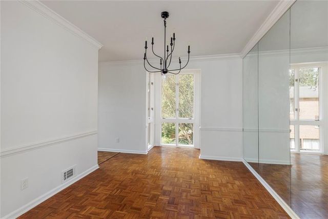 49 Willow NE, Atlanta, GA 30342