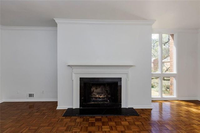 49 Willow NE, Atlanta, GA 30342