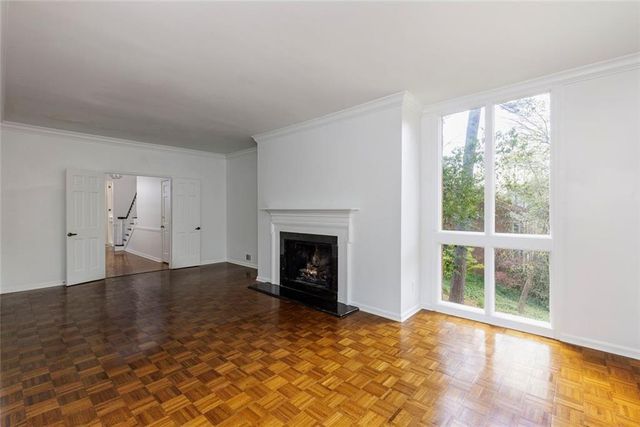 49 Willow NE, Atlanta, GA 30342