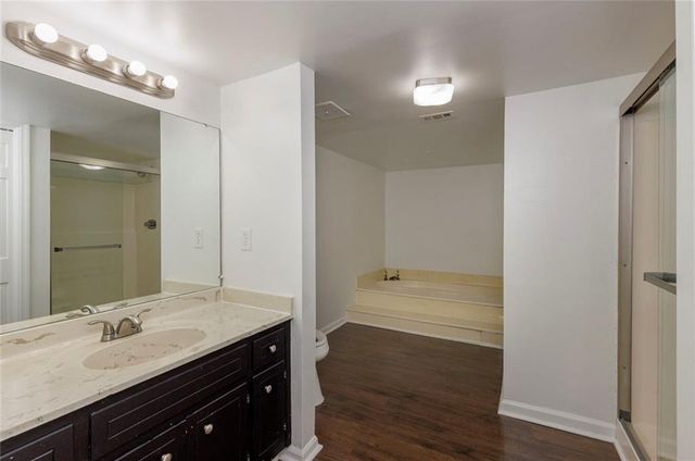 49 Willow NE, Atlanta, GA 30342