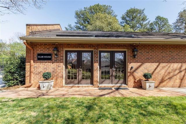 49 Willow NE, Atlanta, GA 30342