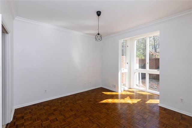 49 Willow NE, Atlanta, GA 30342