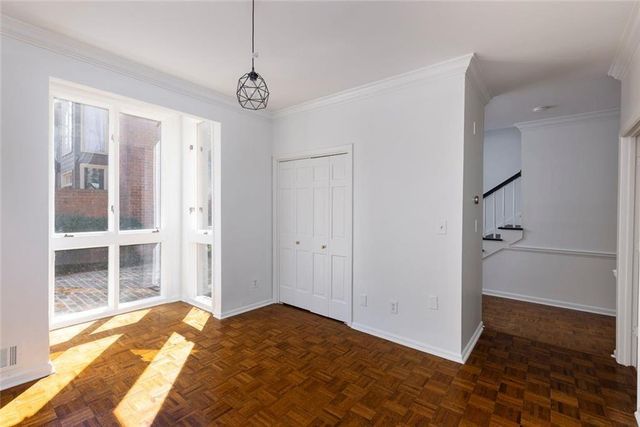 49 Willow NE, Atlanta, GA 30342