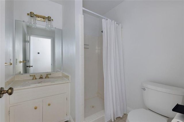 49 Willow NE, Atlanta, GA 30342