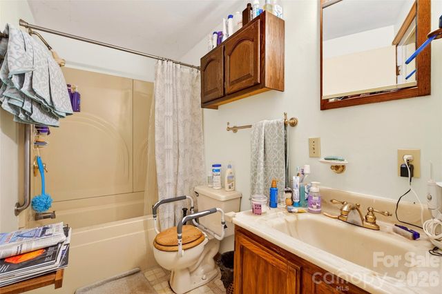 1306 Fork Mountain Road, Bakersville, NC 28705