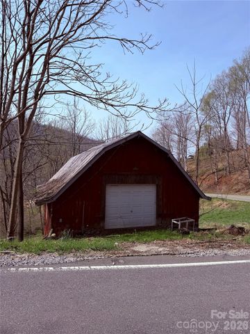 1306 Fork Mountain Road, Bakersville, NC 28705