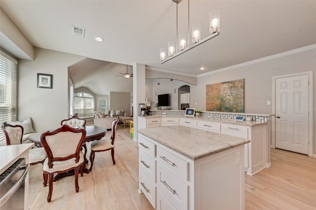 2112 Wallbrook Drive, Lewisville, TX 75067