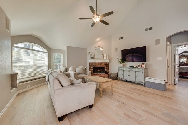 2112 Wallbrook Drive, Lewisville, TX 75067