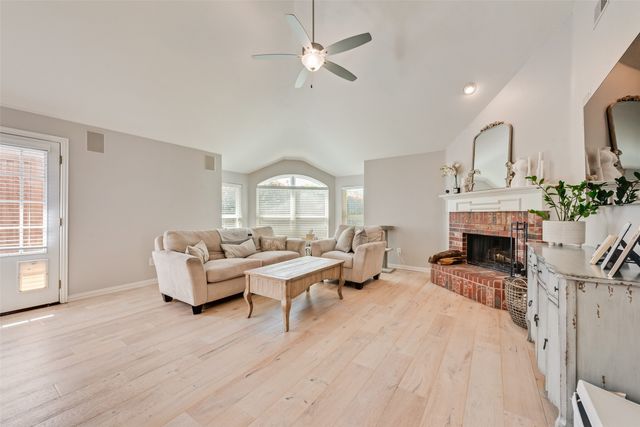 2112 Wallbrook Drive, Lewisville, TX 75067