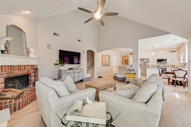 2112 Wallbrook Drive, Lewisville, TX 75067