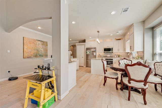 2112 Wallbrook Drive, Lewisville, TX 75067