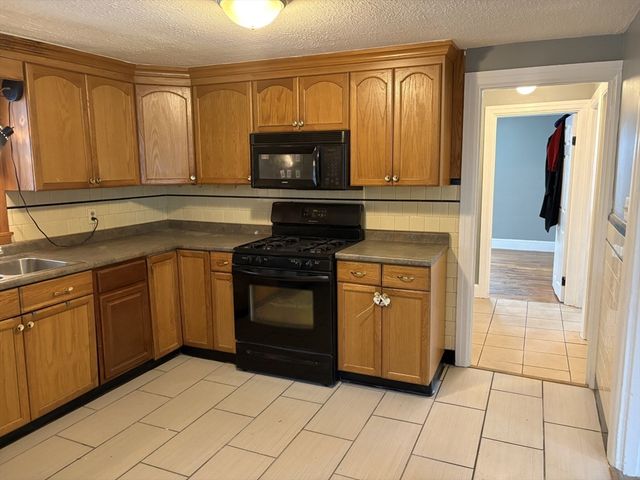 610 Killingly 1, Johnston, RI 02919