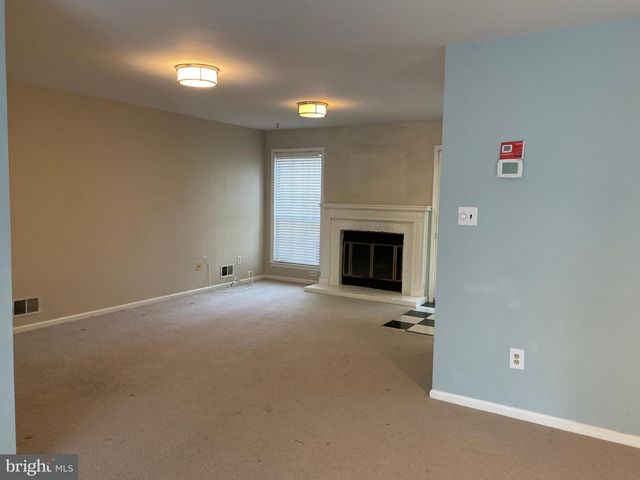4 KENSINGTON CT, Princeton, NJ 08540